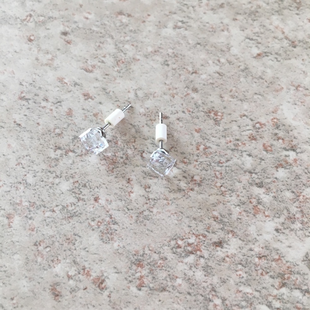 Beautiful White Gold Cubic Zirconia Stud Earrings